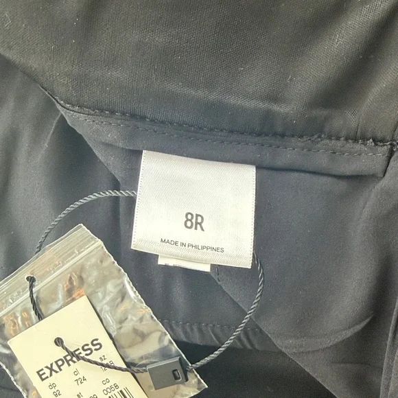 Express Curvy Boot Mid Rise Black Women's Trousers. Size 8 R. Pleated Front - Picture 3 of 8